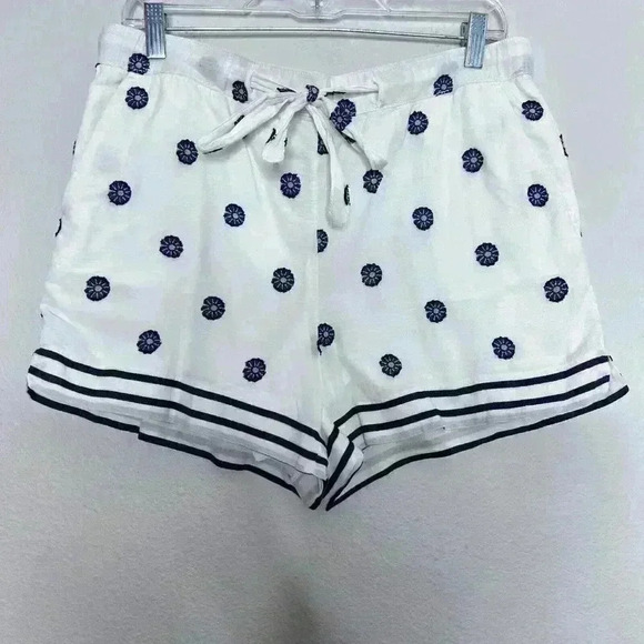 Ann Taylor Loft White Floral 100% Cotton Shorts Size Medium Navy Blue - Picture 2 of 7